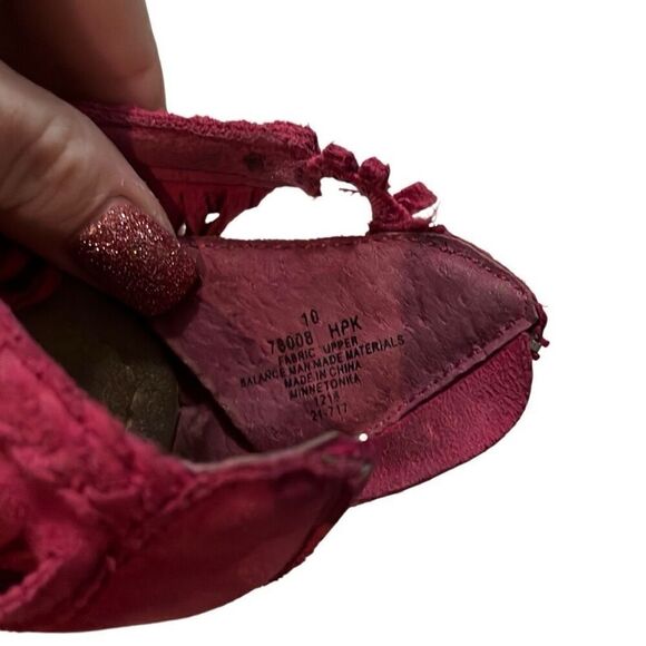 Girls Minnetonka Sandals - Picture 6 of 7